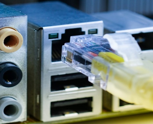Power Over Ethernet (PoE) چیست و چه کاربردی دارد؟