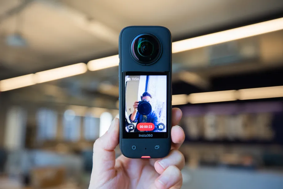 عرضه جدیدترین دوربین 360 درجه Insta360 X3 با ارتقاء صفحه نمایش