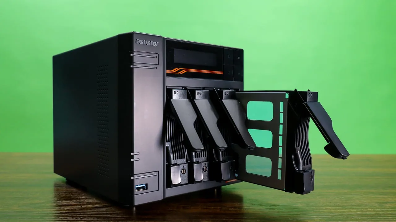 Asustor AS6804T از بهترین ذخیره سازهای تحت شبکه